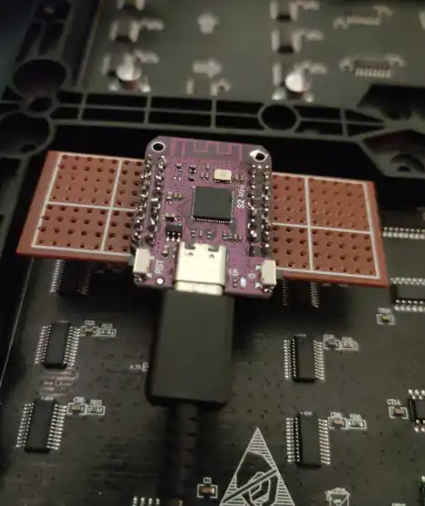 esp32_display_pcb_top_plugged_in